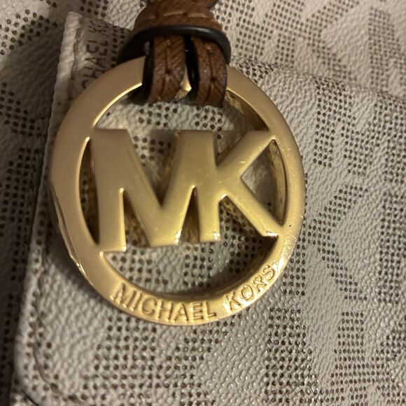 Michael Michael Kors Handbag Purse. Beige Color With MK Logo. Front Pocket. - Picture 15 of 16